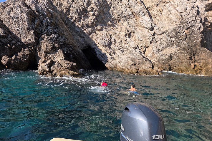Speedbåttur som utforsker sjøgrotter og den Blå grotte nær Dubrovnik, Kroatia, foto 13 | wizardtrip
