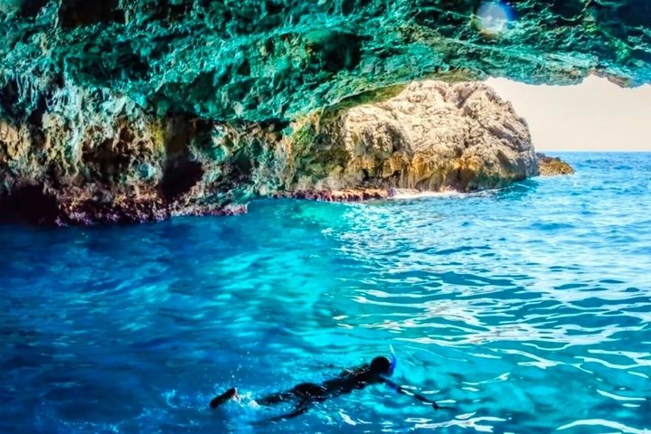 Speedbåttur som utforsker sjøgrotter og den Blå grotte nær Dubrovnik, Kroatia, foto 19 | wizardtrip