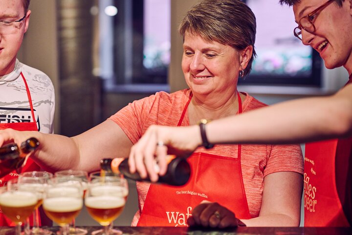 Praktischer Workshop für belgische Waffeln und Bier in Brügge mit Verkostung und Backen, Foto 8 | wizardtrip