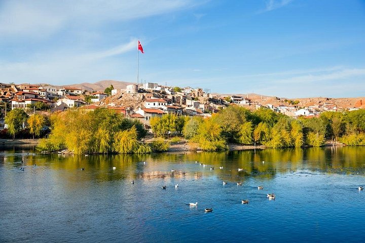 Experience a 2-day all-inclusive tour of Cappadocia from Istanbul, featuring unique landscapes and optional balloon flights, photo 13 | wizardtrip