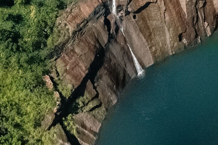 Guidad vandring till de fantastiska Tamarind Falls (7 vattenfall) på Mauritius, med frodig natur och vattenfall, foto 10 | wizardtrip