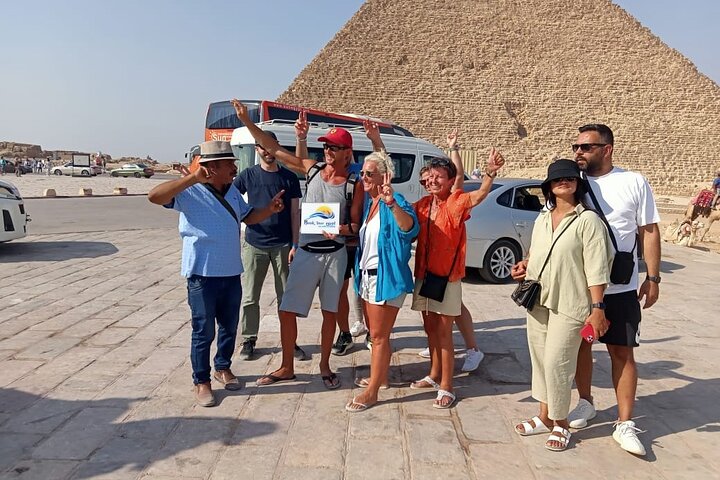 Passeio de dia inteiro de Sharm el Sheikh às Pirâmides, Esfinge e museus do Cairo, foto 6 | wizardtrip
