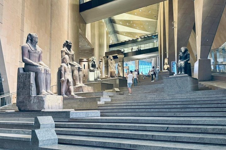Heldagstur fra Sharm El Sheikh til Cairo med pyramider, sfinks og museer, foto 25 | wizardtrip