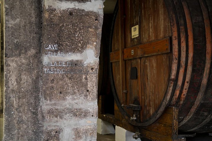Portwein-Verkostungstour in Porto, Portugal, mit Kellereien und Weingläsern, Foto 12 | wizardtrip