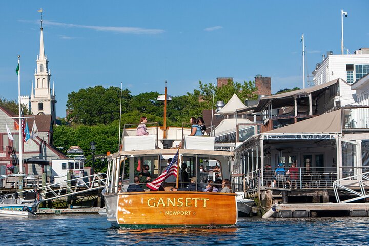 Passeio panorâmico de barco ao pôr do sol num barco de lagosta no Porto de Newport, Rhode Island, foto 9 | wizardtrip