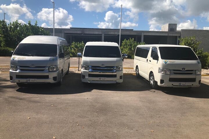 Service de transfert aéroport privé à Punta Cana, République Dominicaine, offrant un transport direct et confortable vers les hôtels, photo 9 | wizardtrip