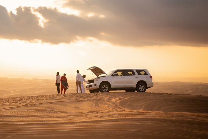 Découvrez un safari privé dans le désert de Dubaï avec dune bashing, sandboard, dîner BBQ et spectacles culturels, photo 12 | wizardtrip
