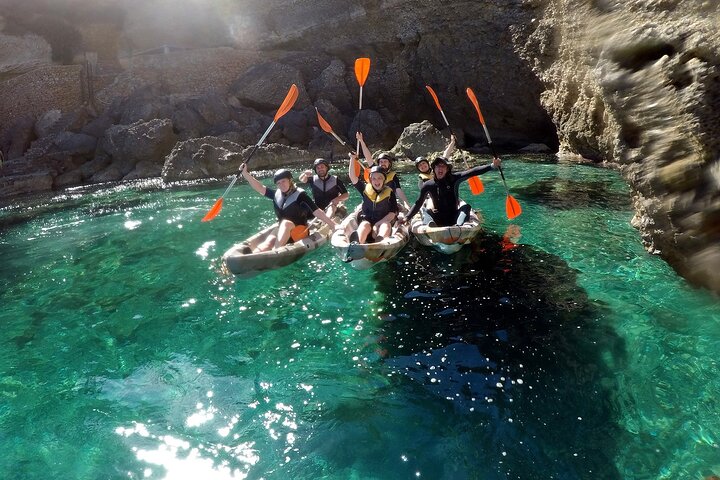 Multi-Abenteuer-Tour auf Mallorca: Kajakfahren, Erkundung von Meereshöhlen, Klippenspringen und Schnorcheln, Foto 18 | wizardtrip