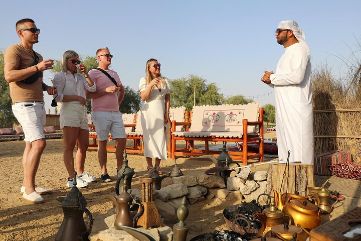 Abendliche Wüstensafari in Dubai mit Oldtimer, Kamelritt, Beduinendorf und Sternenbeobachtung, Foto 7 | wizardtrip