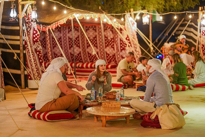 Abendliche Wüstensafari in Dubai mit Oldtimer, Kamelritt, Beduinendorf und Sternenbeobachtung, Foto 15 | wizardtrip
