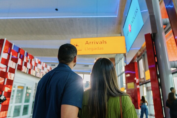 Private airport transfer in Aruba with comfortable vehicle and driver, photo 3 | wizardtrip