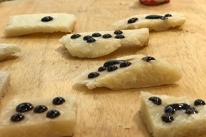 Uma deliciosa variedade de comida e vinho italianos em degustação num tour gourmet guiado em Roma, foto 13 | wizardtrip
