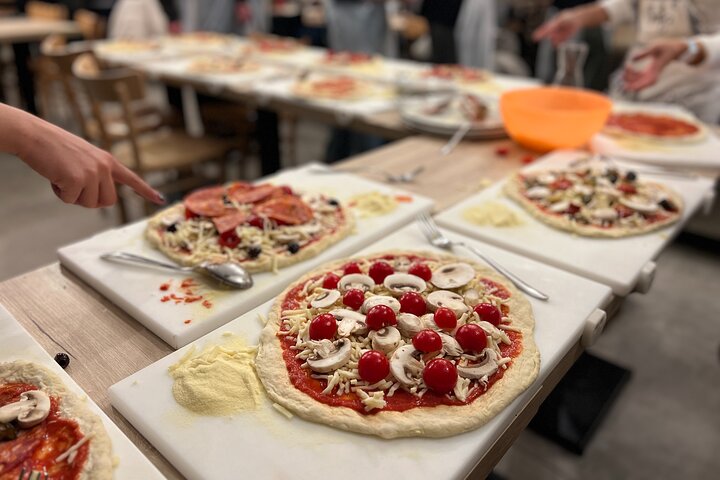 Aula prática de pizza e gelato em Roma com vinho, foto 6 | wizardtrip