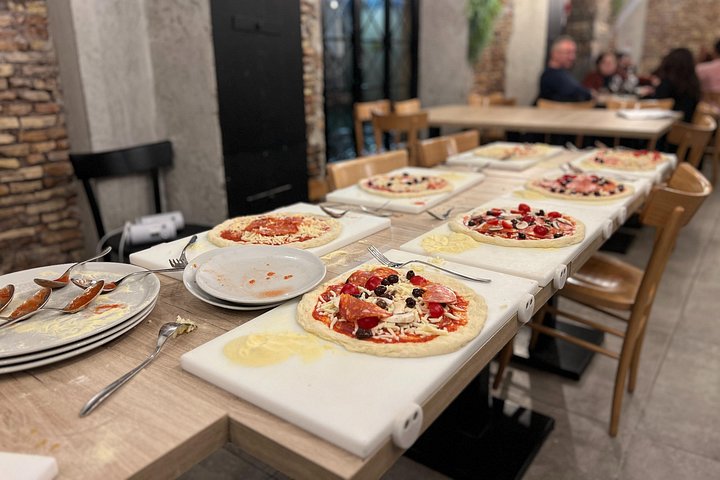 Aula prática de pizza e gelato em Roma com vinho, foto 11 | wizardtrip