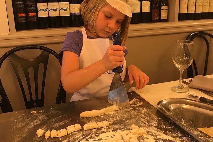 Aula prática de massa e tiramisù num restaurante de Bolonha com vinho, foto 6 | wizardtrip