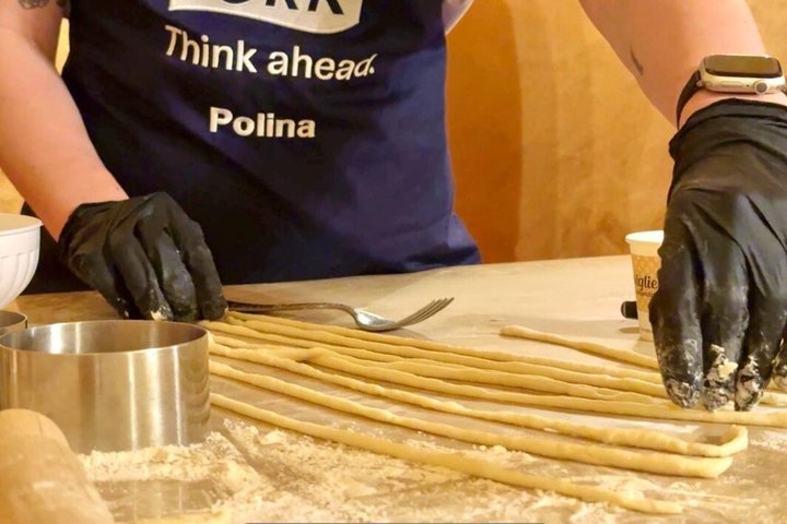 Praktische kookles pasta en tiramisu met wijn in een restaurant in Palermo, foto 10 | wizardtrip