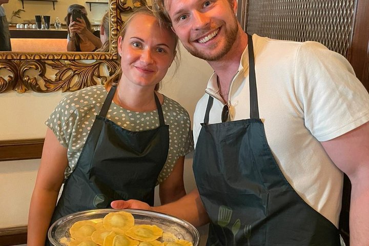 Praktische kookles pasta en tiramisu met wijn in een restaurant in Palermo, foto 22 | wizardtrip
