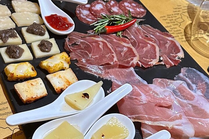 En luksuriøs mat- og vintur gjennom Romas Trastevere-nabolag, med autentiske italienske smaksprøver, foto 9 | wizardtrip