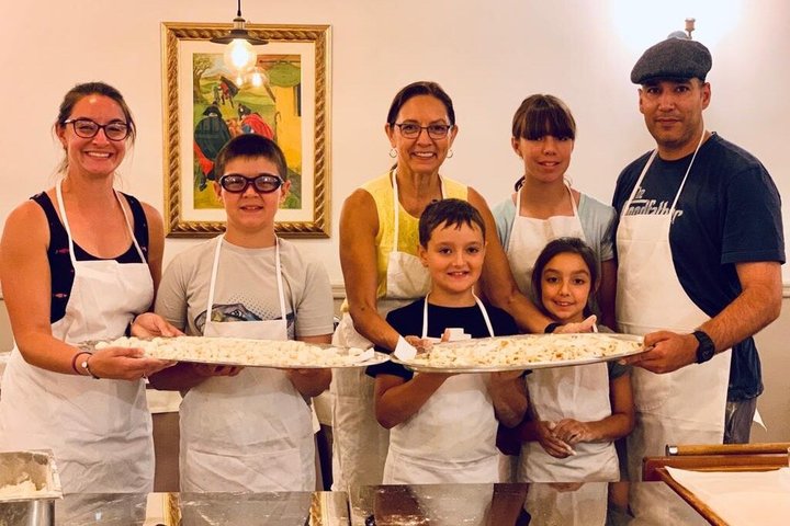 Lernen Sie in Rom, wie man authentische italienische Pasta und Tiramisu mit Wein zubereitet, Foto 10 | wizardtrip