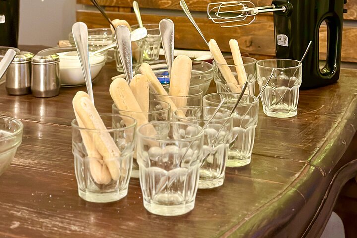 Lernen Sie in Rom, wie man authentische italienische Pasta und Tiramisu mit Wein zubereitet, Foto 13 | wizardtrip