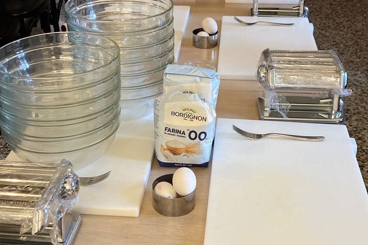 Lernen Sie in Rom, wie man authentische italienische Pasta und Tiramisu mit Wein zubereitet, Foto 21 | wizardtrip