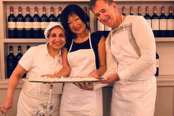 Lernen Sie in Rom, wie man authentische italienische Pasta und Tiramisu mit Wein zubereitet, Foto 25 | wizardtrip