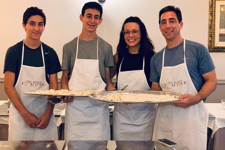Lernen Sie in Rom, wie man authentische italienische Pasta und Tiramisu mit Wein zubereitet, Foto 30 | wizardtrip