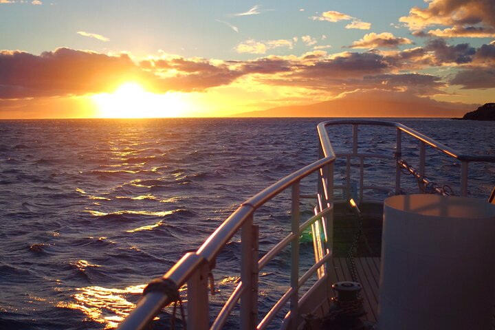 Nyd en solnedgangsmiddagssejlads på Maui med hula-dans og havudsigt, foto 7 | wizardtrip