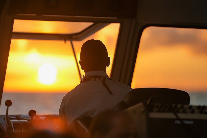 Nyd en solnedgangsmiddagssejlads på Maui med hula-dans og havudsigt, foto 12 | wizardtrip