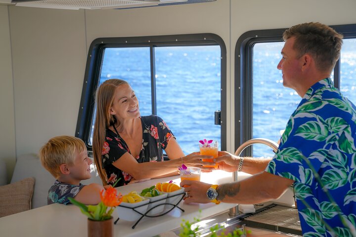 Tour de snorkel en yate de lujo en Maui, visitando el Cráter Molokini y nadando con tortugas, foto 24 | wizardtrip