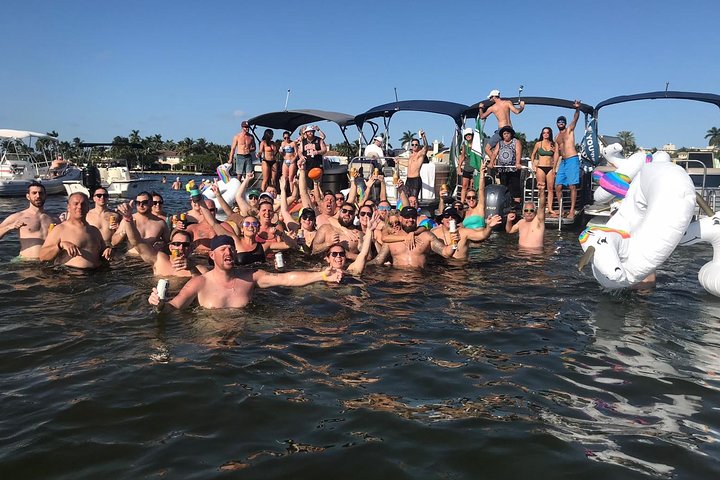 Party boat cruise in Fort Lauderdale, featuring yachts, mansions, and a sandbar swim, photo 8 | wizardtrip