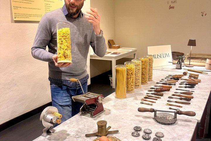 Cours authentique de fabrication de pâtes dans un palais historique de Florence avec dégustation de vins, photo 7 | wizardtrip