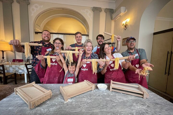 Cours authentique de fabrication de pâtes dans un palais historique de Florence avec dégustation de vins, photo 19 | wizardtrip