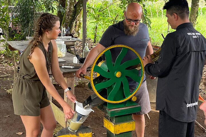 Spennende raftingeventyr på Balsa-elven i La Fortuna, Costa Rica, med dyreliv og vulkanutsikt, foto 15 | wizardtrip