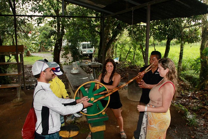 Spennende raftingeventyr på Balsa-elven i La Fortuna, Costa Rica, med dyreliv og vulkanutsikt, foto 16 | wizardtrip