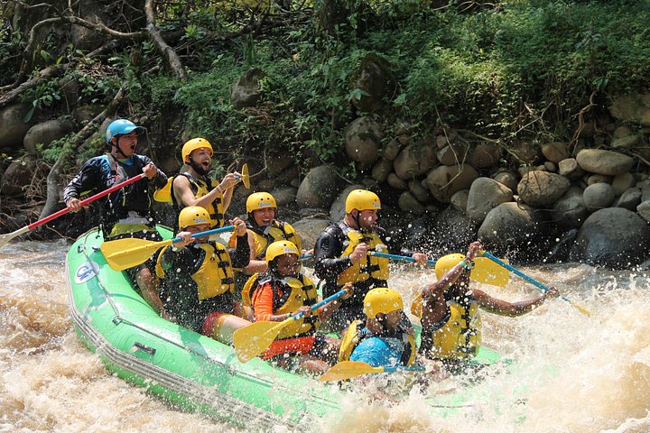 Upplev spännande forsränning på Balsafloden i La Fortuna, Costa Rica, foto 9 | wizardtrip