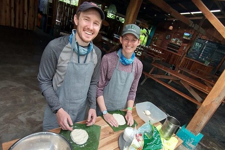 Hands-on farm-to-table cooking class in La Fortuna, Costa Rica, with fresh ingredients and traditional methods, photo 10 | wizardtrip