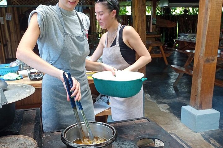 Hands-on farm-to-table cooking class in La Fortuna, Costa Rica, with fresh ingredients and traditional methods, photo 21 | wizardtrip