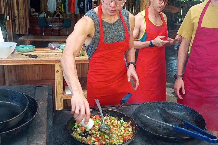 Hands-on farm-to-table cooking class in La Fortuna, Costa Rica, with fresh ingredients and traditional methods, photo 22 | wizardtrip