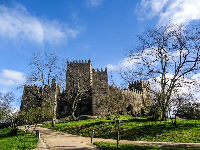 Excursión en grupo reducido explorando las históricas Guimarães y Braga, Portugal, incluyendo castillos y catedrales, foto 6 | wizardtrip