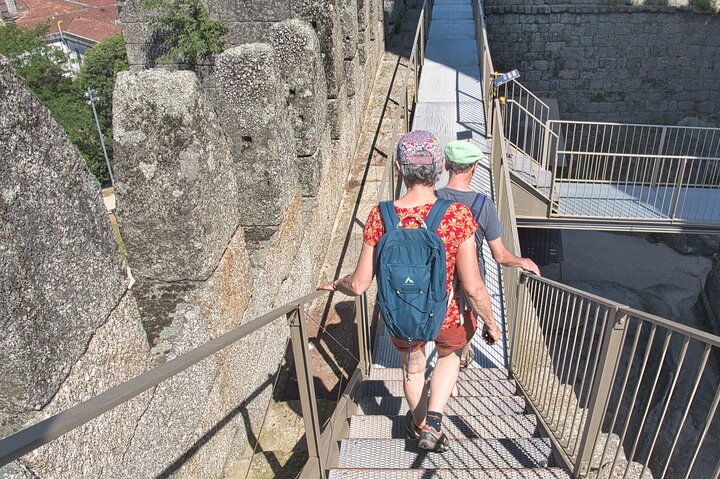 Excursión en grupo reducido explorando las históricas Guimarães y Braga, Portugal, incluyendo castillos y catedrales, foto 7 | wizardtrip