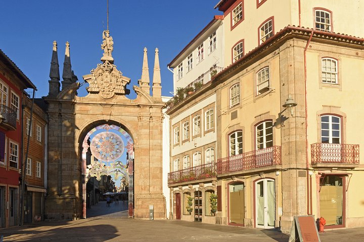 Excursión en grupo reducido explorando las históricas Guimarães y Braga, Portugal, incluyendo castillos y catedrales, foto 16 | wizardtrip