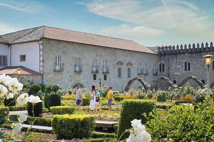 Excursión en grupo reducido explorando las históricas Guimarães y Braga, Portugal, incluyendo castillos y catedrales, foto 21 | wizardtrip