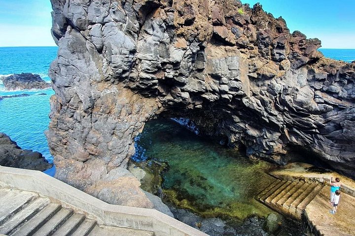 Tour en Jeep explorant la côte ouest de Madère, incluant piscines naturelles, falaises et forêts, photo 9 | wizardtrip