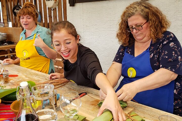 Authentic Guatemalan cooking class experience in Antigua, Guatemala, with volcano views, photo 9 | wizardtrip