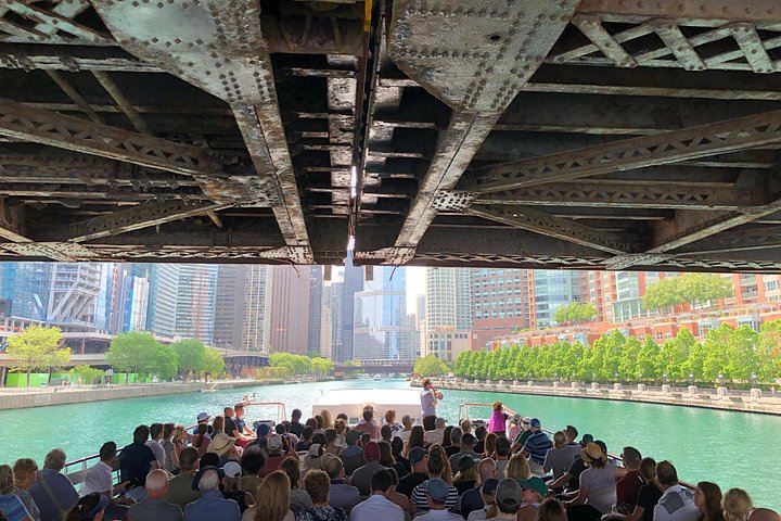 Arkitektur båttur på Chicago River som visar stadens landmärken, foto 12 | wizardtrip