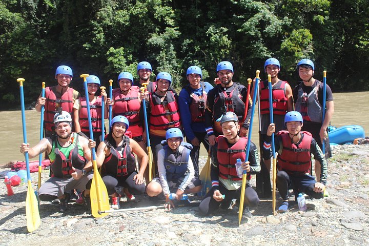 Aventura emocionante de rafting nas corredeiras do Rio Pacuare, Costa Rica, em meio a paisagens exuberantes da floresta tropical, foto 9 | wizardtrip
