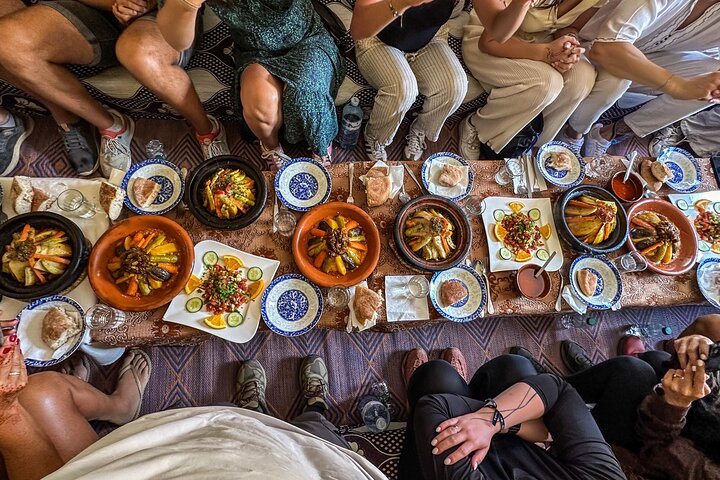 Marrakech : Excursion d'une journée dans les montagnes de l'Atlas et les Trois Vallées | wizardtrip