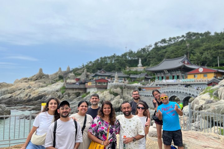 Tour pelos destaques de Busan com paisagens costeiras, vilas culturais e mercados, foto 15 | wizardtrip