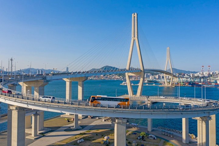 Tour pelos destaques de Busan com paisagens costeiras, vilas culturais e mercados, foto 17 | wizardtrip